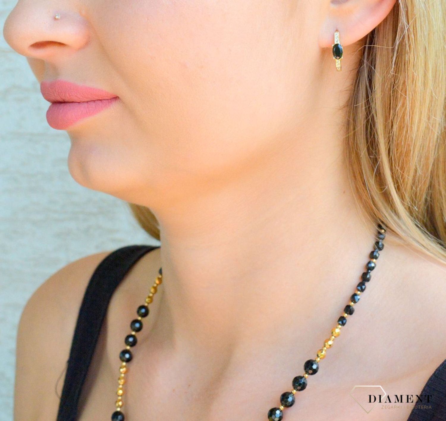 Złote kolczyki 585 ozdobione czarną cyrkonią KL 9142.jpg